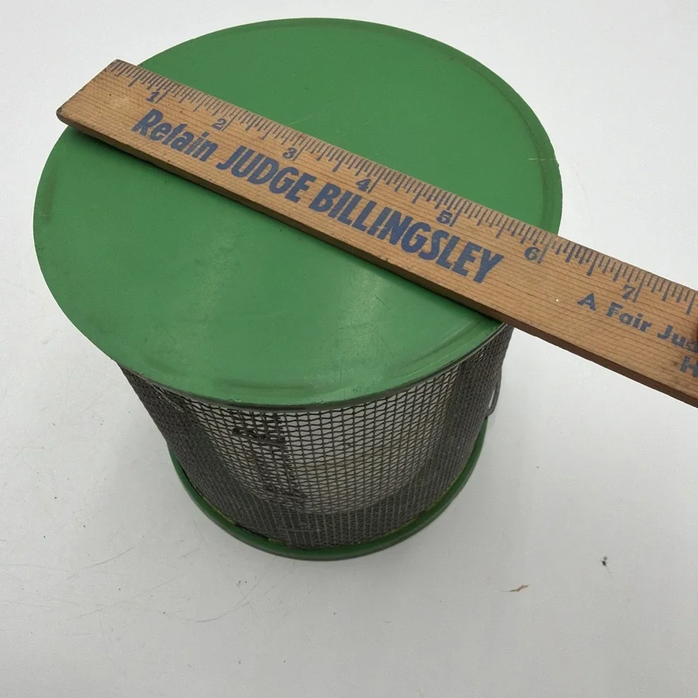 Vtg Hubs-Chub Inc Fishing Bait Cricket Bucket Wire Mesh Green Plastic & Metal